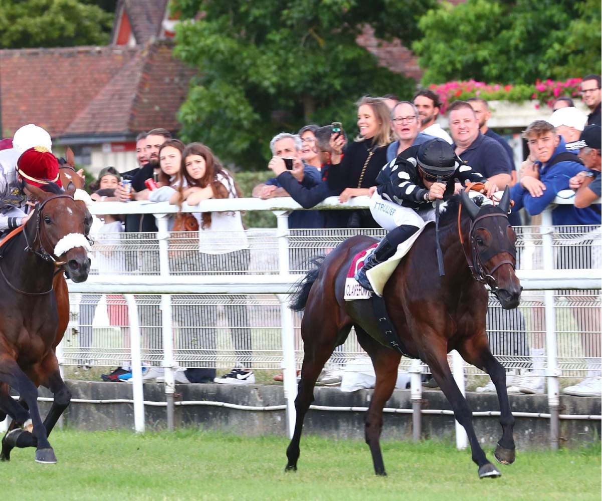 A l’occasion de la troisième vente Pop-Up de la saison sur ARQANA Online, les acheteurs avaient l’opportunité d’acquérir la pensionnaire de Nicolas Clément JUANA INES. Le propriétaire Stuart Stuckey a finalement eu le dernier mot à 180.000€ pour cette pouliche de 3 ans, qui restait sur une victoire prometteuse à Clairefontaine, sa deuxième sortie ce jour. Elle va désormais rejoindre l’Angleterre pour y poursuivre sa carrière