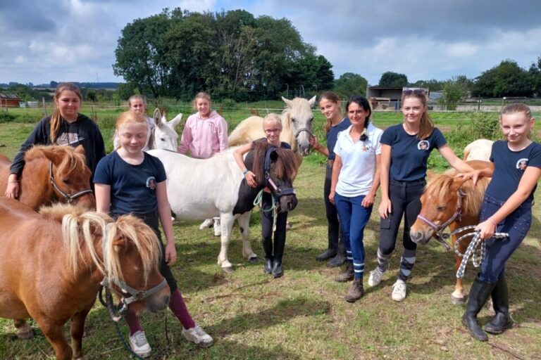 Ingrid qui sauve des chevaux maltraités près de Dieppe a besoin d’aide