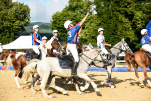 À la suite du choix fait par le sélectionneur national Raphaël Dubois et l'équipe fédérale d'encadrement sportif, la Fédération Française d’Équitation communique la liste des couples qui représenteront la France aux championnats d'europe de horse-ball. Rendez-vous du 14 au 19 août 2023 en Italie, à Sommacampagna - Verona.