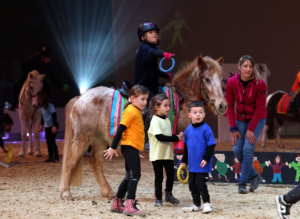 La 39ᵉ édition du célèbre festival équestre de la Cité des papes Cheval passion sera au diapason de la célébration d’Avignon Terre de culture. Elle se déroulera du 15 au 19 janvier 2025. Vous pouvez déjà réserver vos places pour le gala des Crinières d’or.